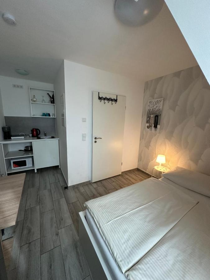 Mit Eigene Kueche Und Bad Apartment