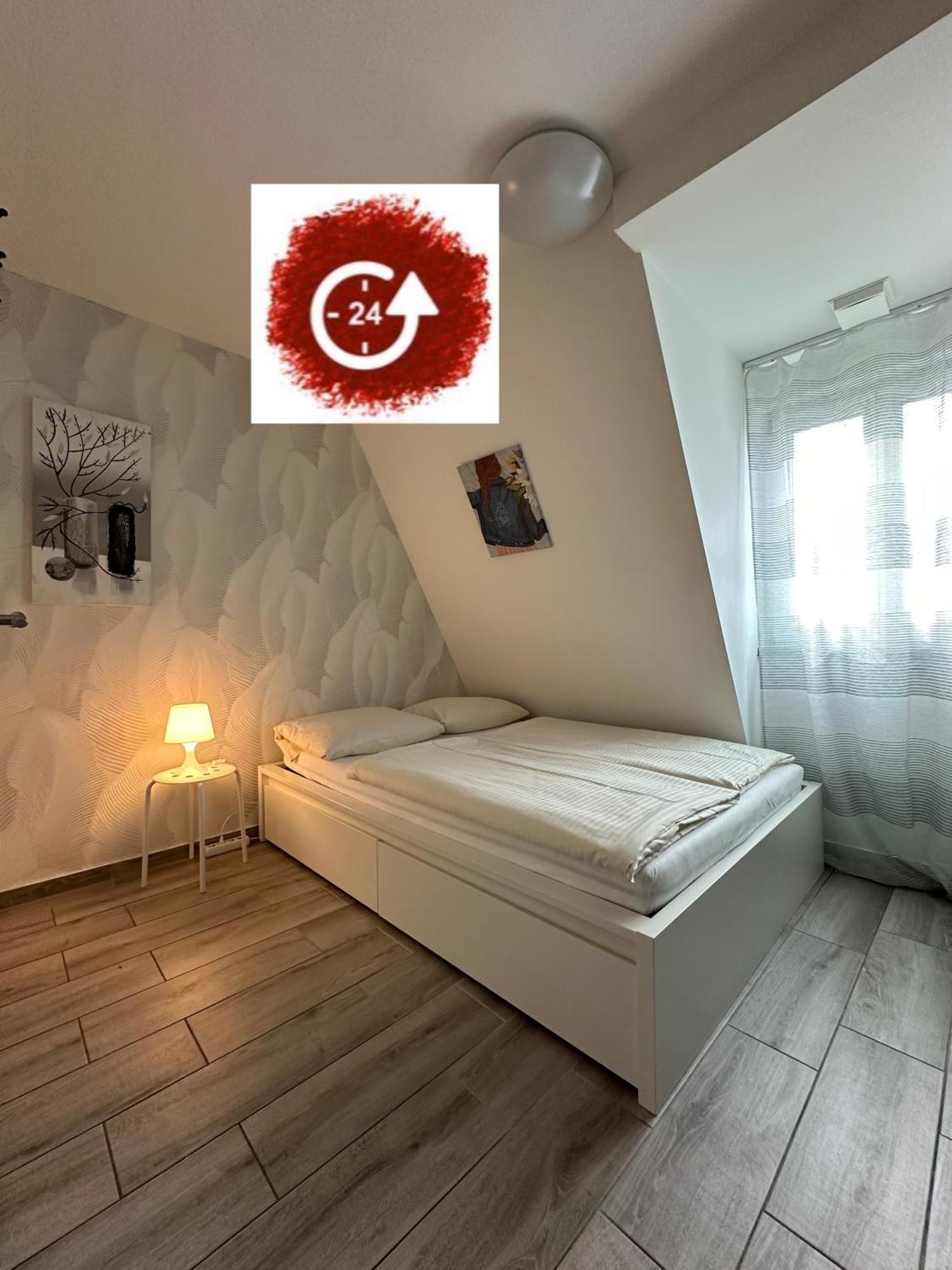 Mit Eigene Kueche Und Bad Apartment